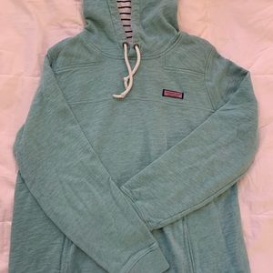 vineyard vines sweatshirt